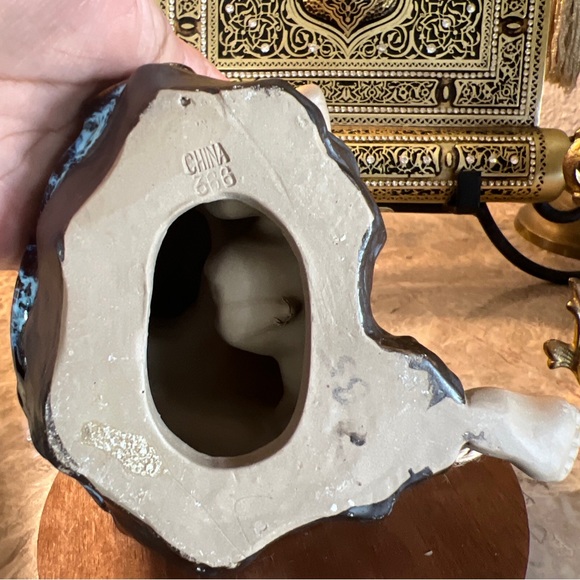 Vintage Shiwan Chinese Mudman Statue Figurine-5.5”x5” Sitting Old Man Eating. - Picture 9 of 10